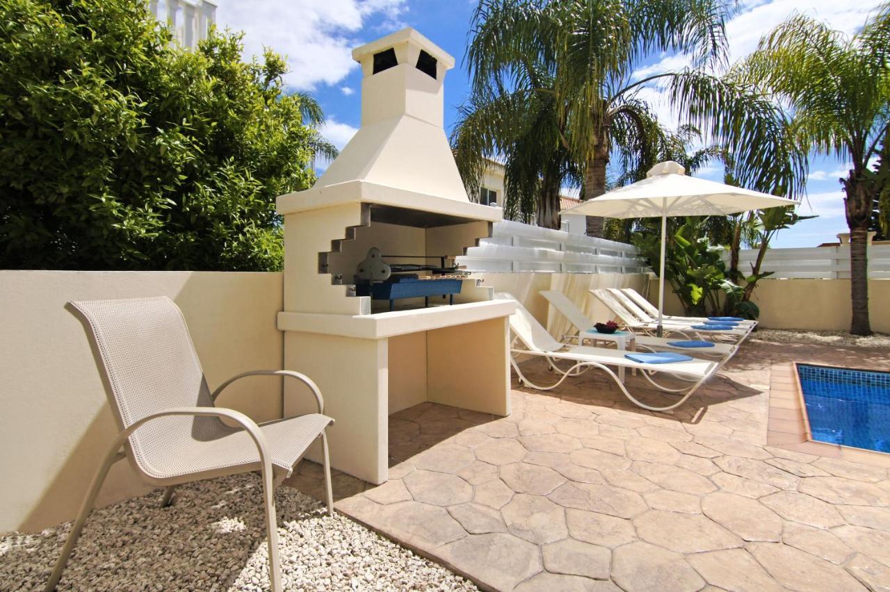 Nissi Sapphire Villa アヤナパ エクステリア 写真