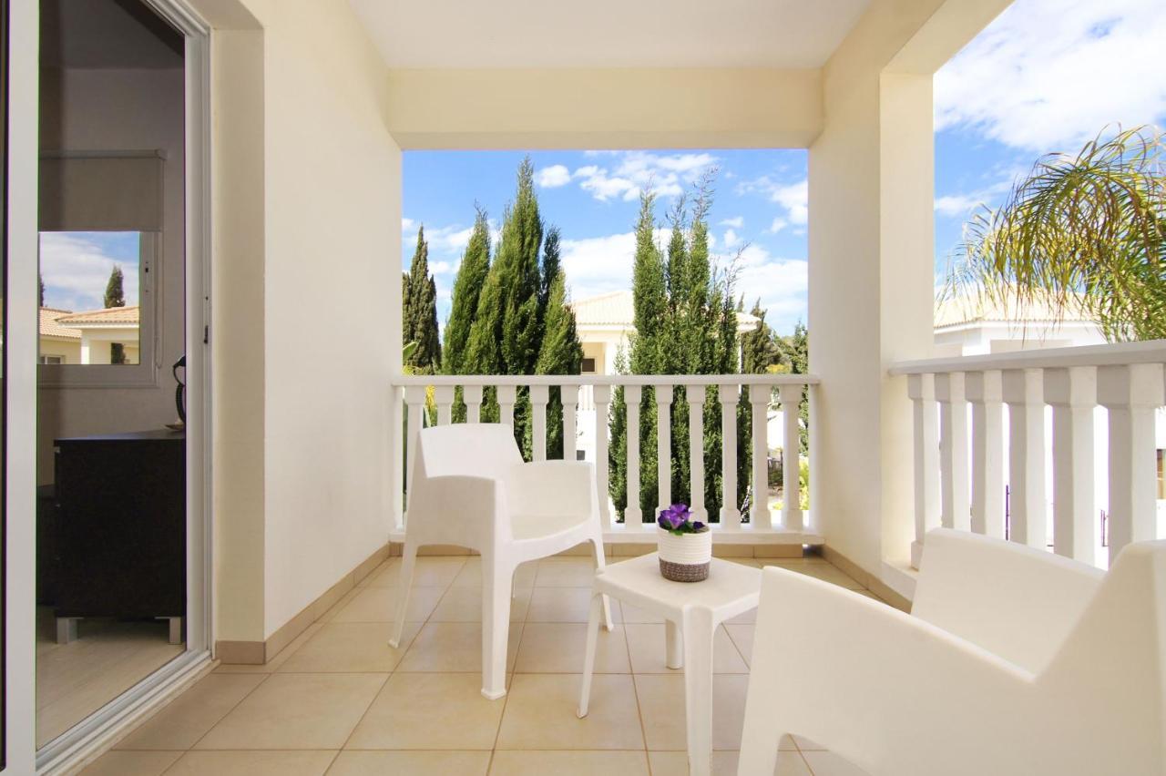 Nissi Sapphire Villa アヤナパ エクステリア 写真