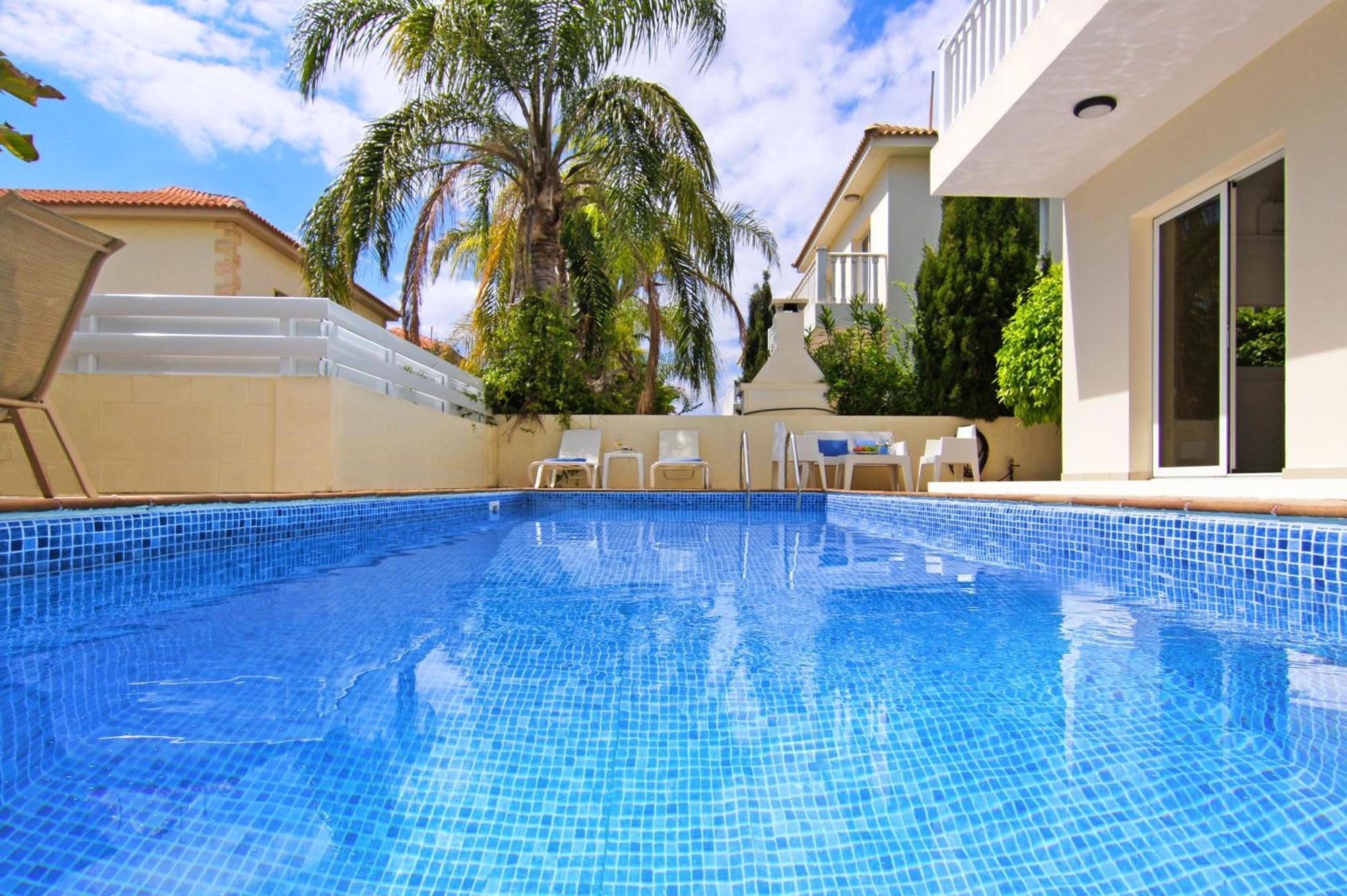 Nissi Sapphire Villa アヤナパ エクステリア 写真