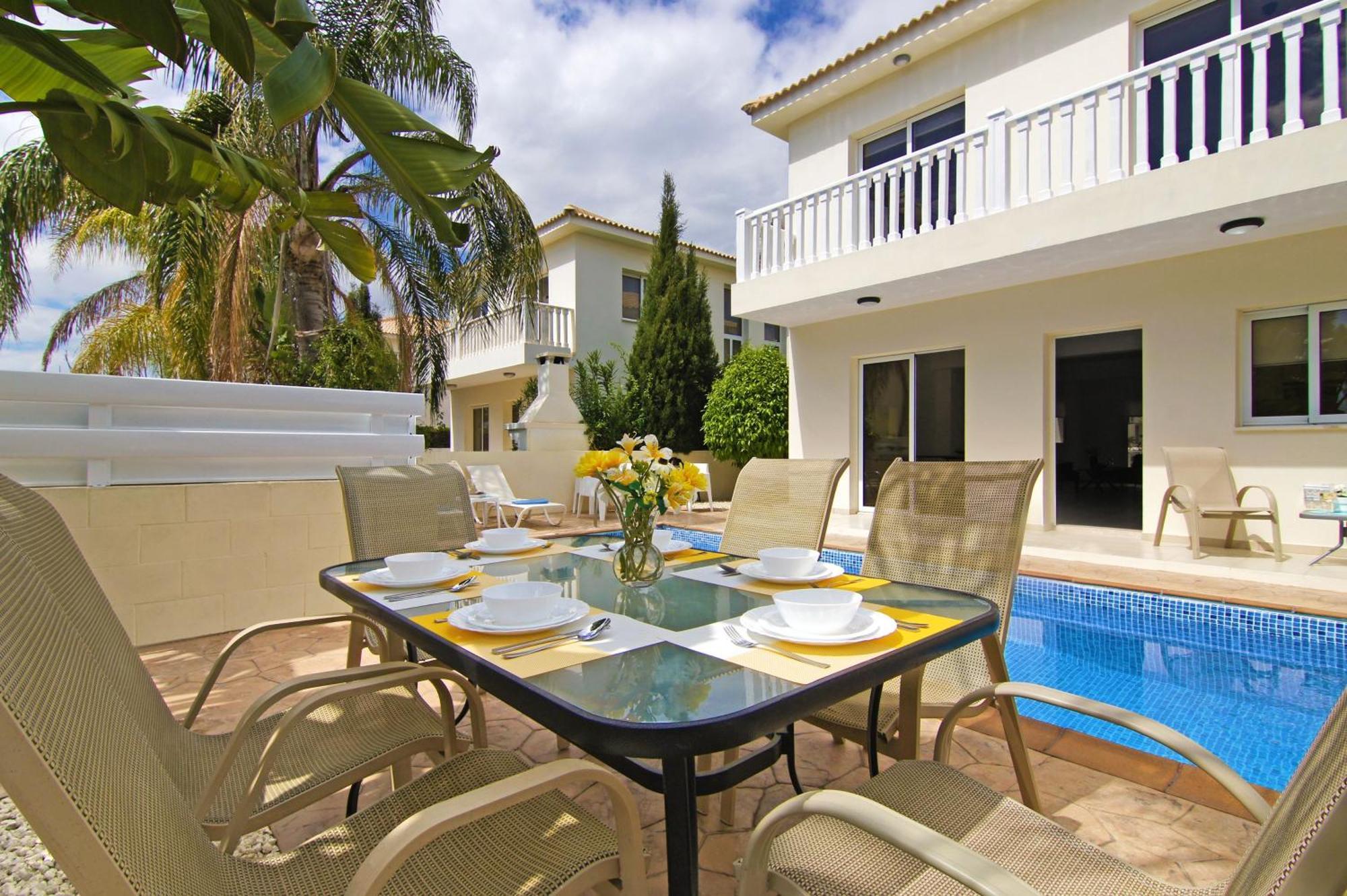 Nissi Sapphire Villa アヤナパ エクステリア 写真