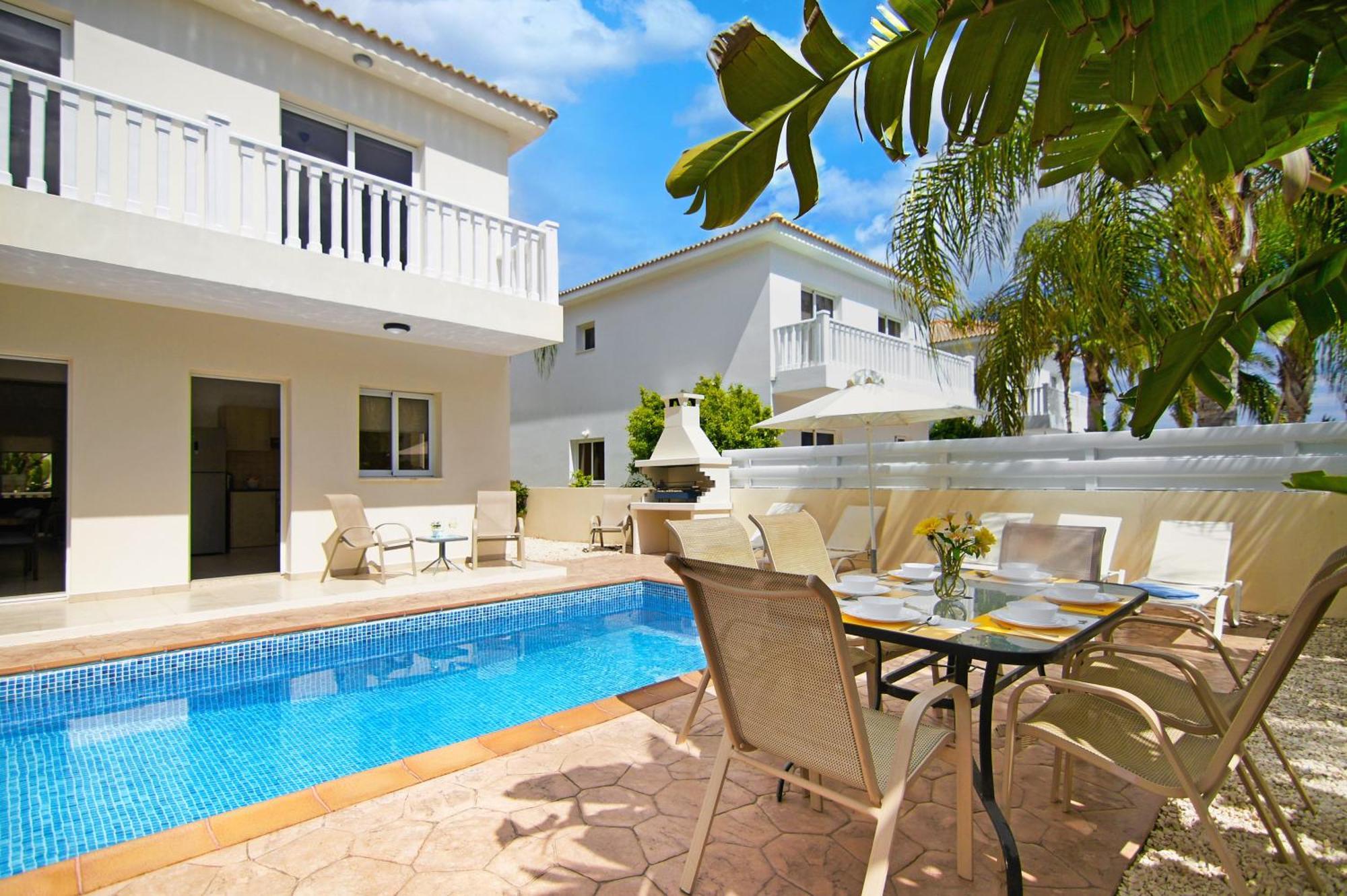 Nissi Sapphire Villa アヤナパ エクステリア 写真