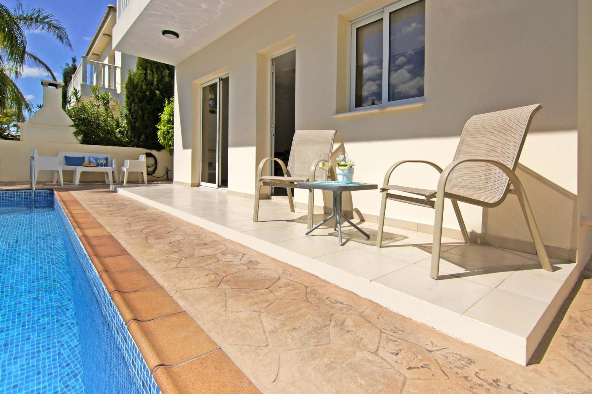 Nissi Sapphire Villa アヤナパ エクステリア 写真